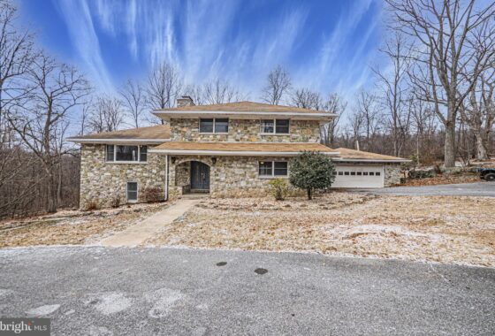 4-bedroom home on 11-acre lot in Sabillasville, MD